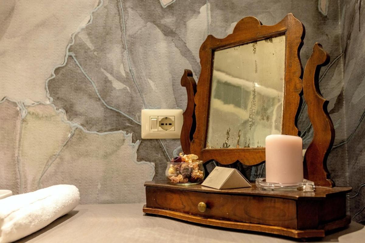 Sant'Anna Studio Apartment Парма Екстериор снимка