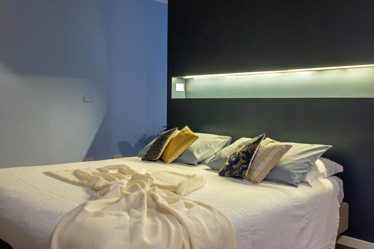 Sant'Anna Studio Apartment Парма Екстериор снимка
